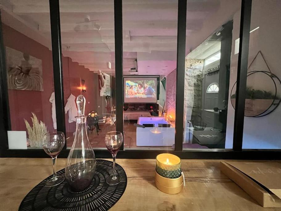 Suite Romance - Jacuzzi Moret-sur-Loing Exterior photo